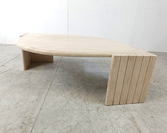 table basse vintage en travertin, années 1970 - table basse en travertin - table basse en forme d'oeil - table basse roche bobois