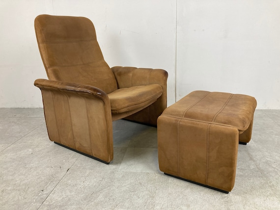 Mid Century Modern Leather Lounge Chair with Ottoman - Classic