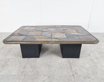 Mesa de centro estilo brutalista Kingma, década de 1970 - mesa de centro brutalista - mesa de centro de pizarra - mesa de metal y piedra