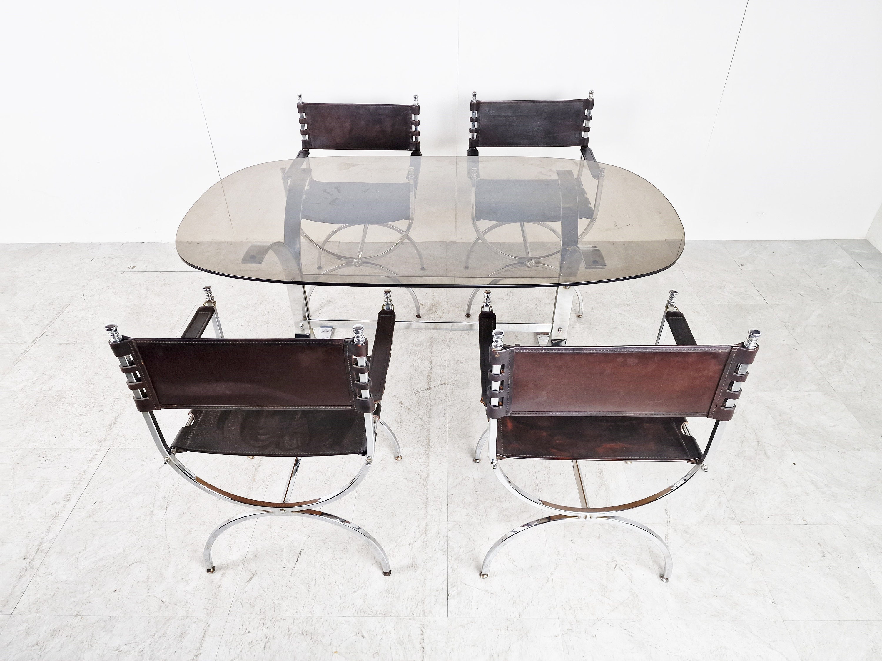 chaises Et Table De La