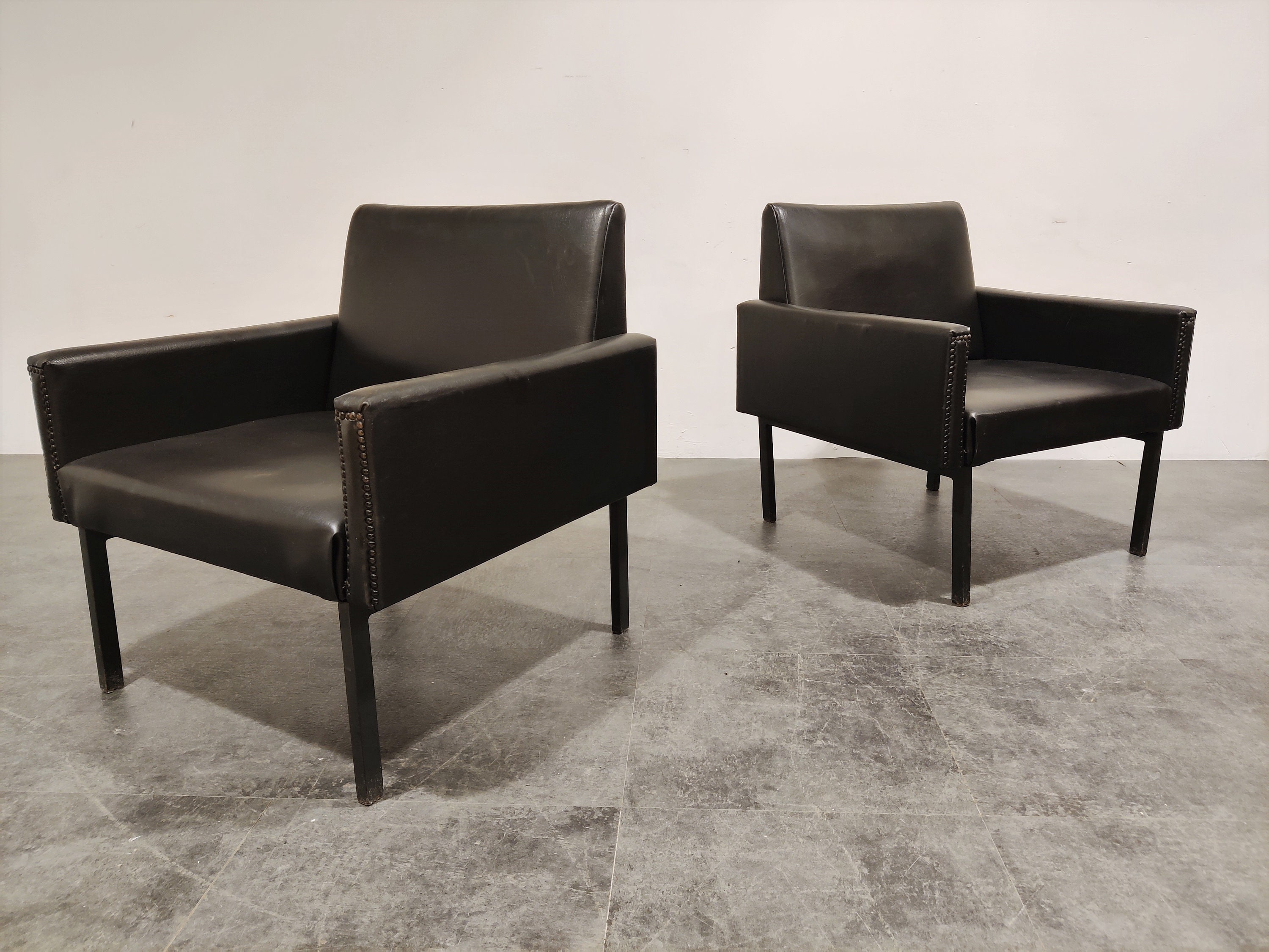 Paire De fauteuils Wilkhan,