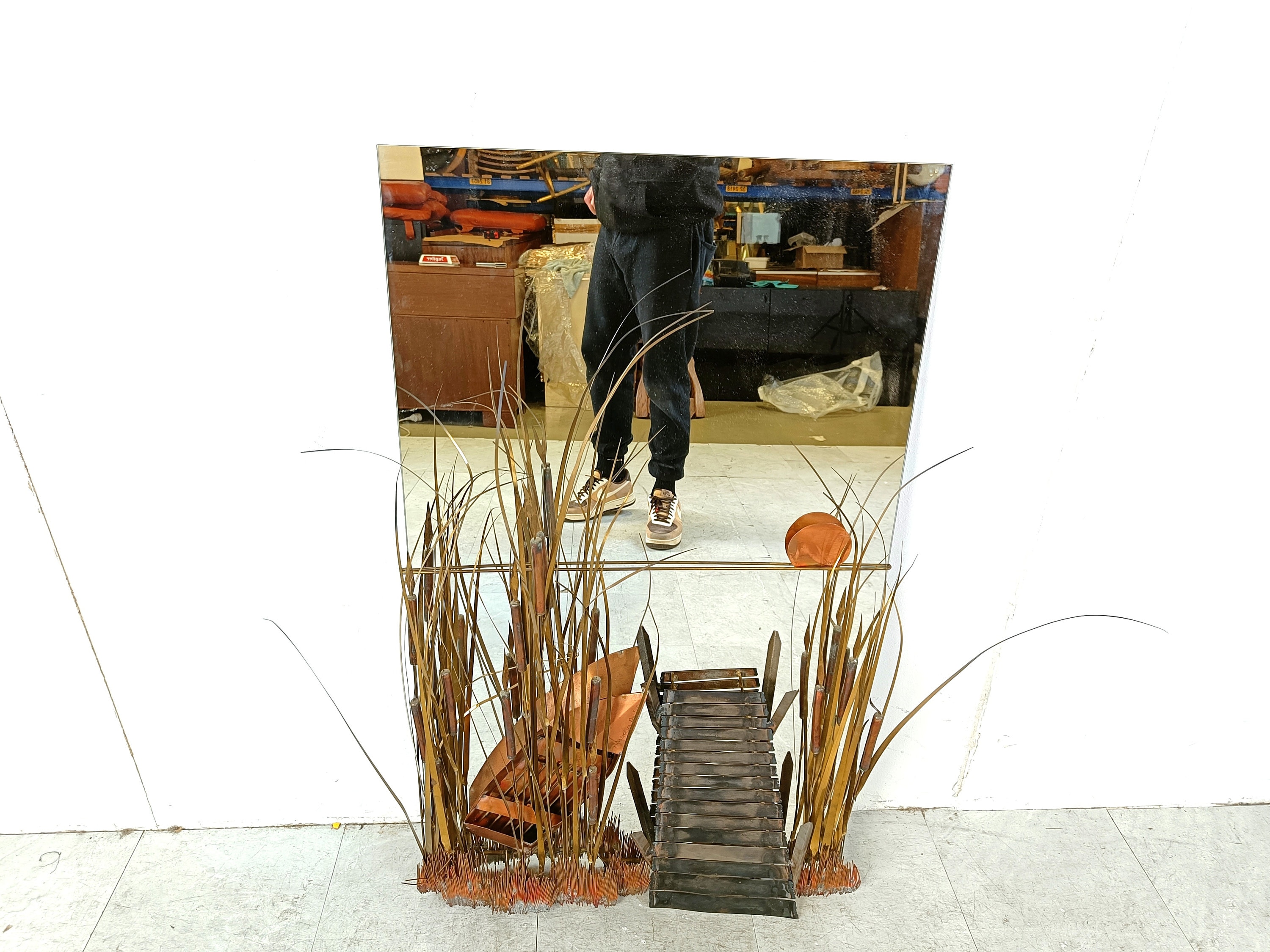 Miroir En Cuivre Sculpté Par Daniel D'haeseleer, 1970 - Miroir Vintage Hollywood Régence Design