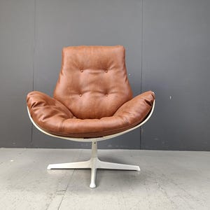 Mid-Century Space Age fiberglass armchair, 1960s - space age lounge chair - vintage design chair - swivel chair