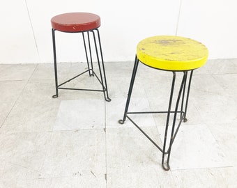 Paar Mid Century Industriehocker, 1950er Jahre - Vintage Hocker - Vintage Schulhocker