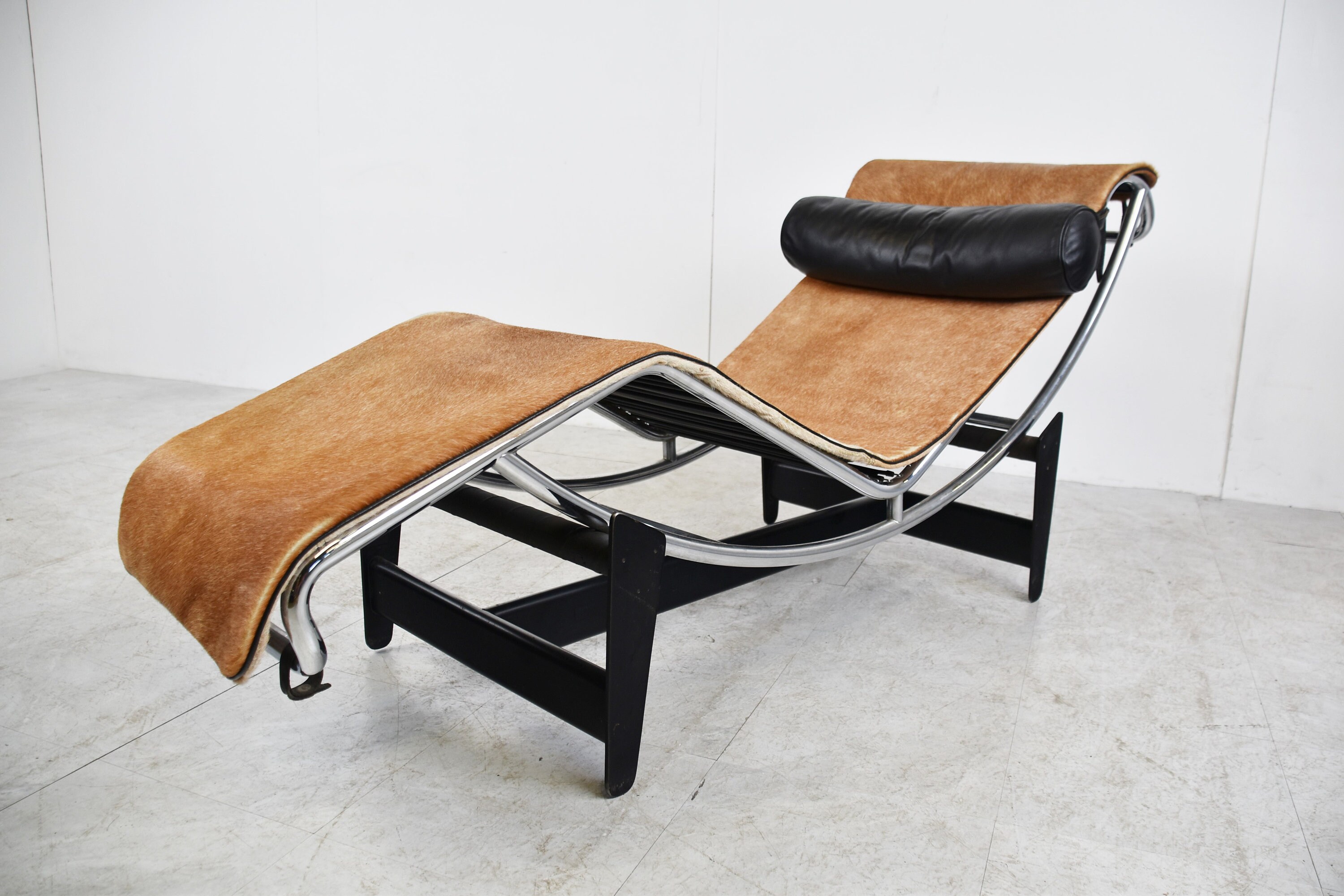 Italian LC4 Chaise Lounge by Le Corbusier for Cassina, 1960s