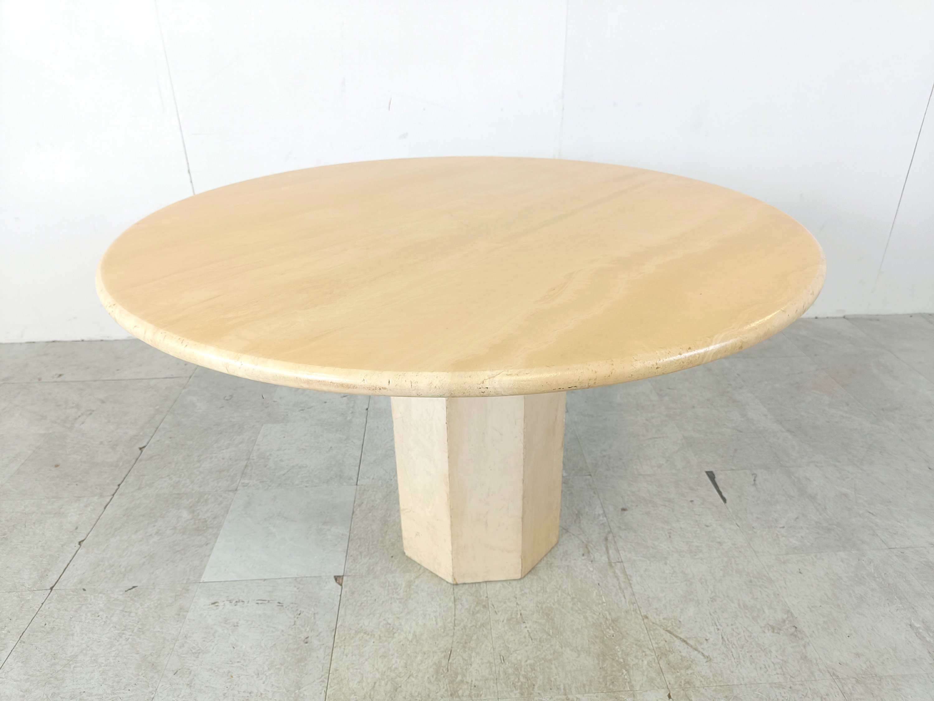 Table À Manger Italienne Ronde En Travertin Des Années 1970 - Table Pierre Marbre Vintage