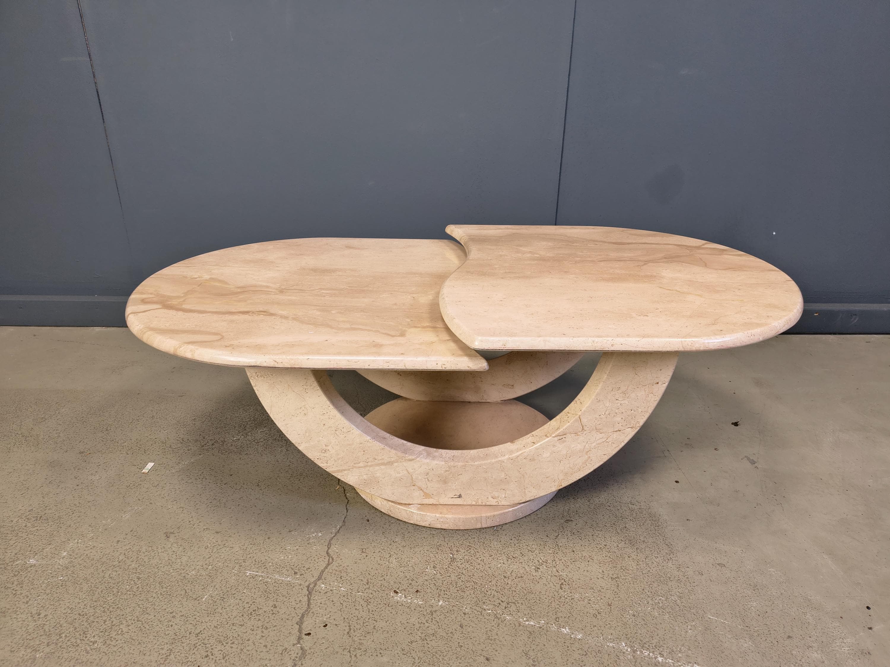Table Basse Vintage À Deux Niveaux En Travertin, Années 1970 - Table Du Milieu Siècle Ronde Travertin Arquée