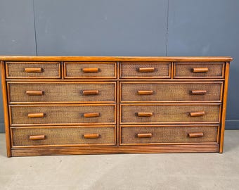 1970年代のヴィンテージ籐と竹の引き出し付きチェスト - ミッドセンチュリーの籐製サイドボード - ヴィンテージ籐製キャビネット - 籐製引き出し付きキャビネット