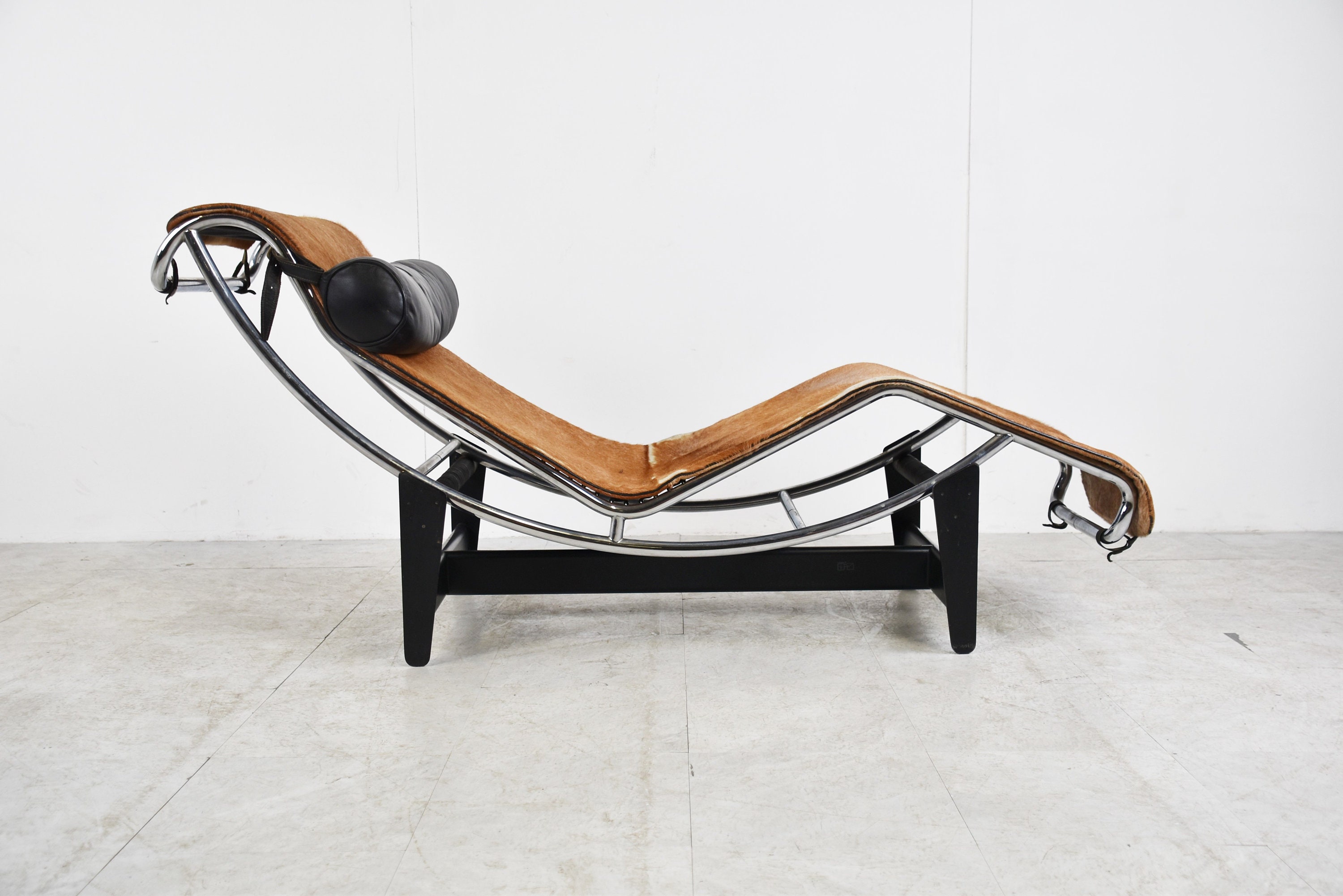 Vintage Le Corbusier LC4 Chaise Longue for Cassina, 1960s Mid Century  Modern Lounge Chair Charlotte Perriand Le Corbusier 
