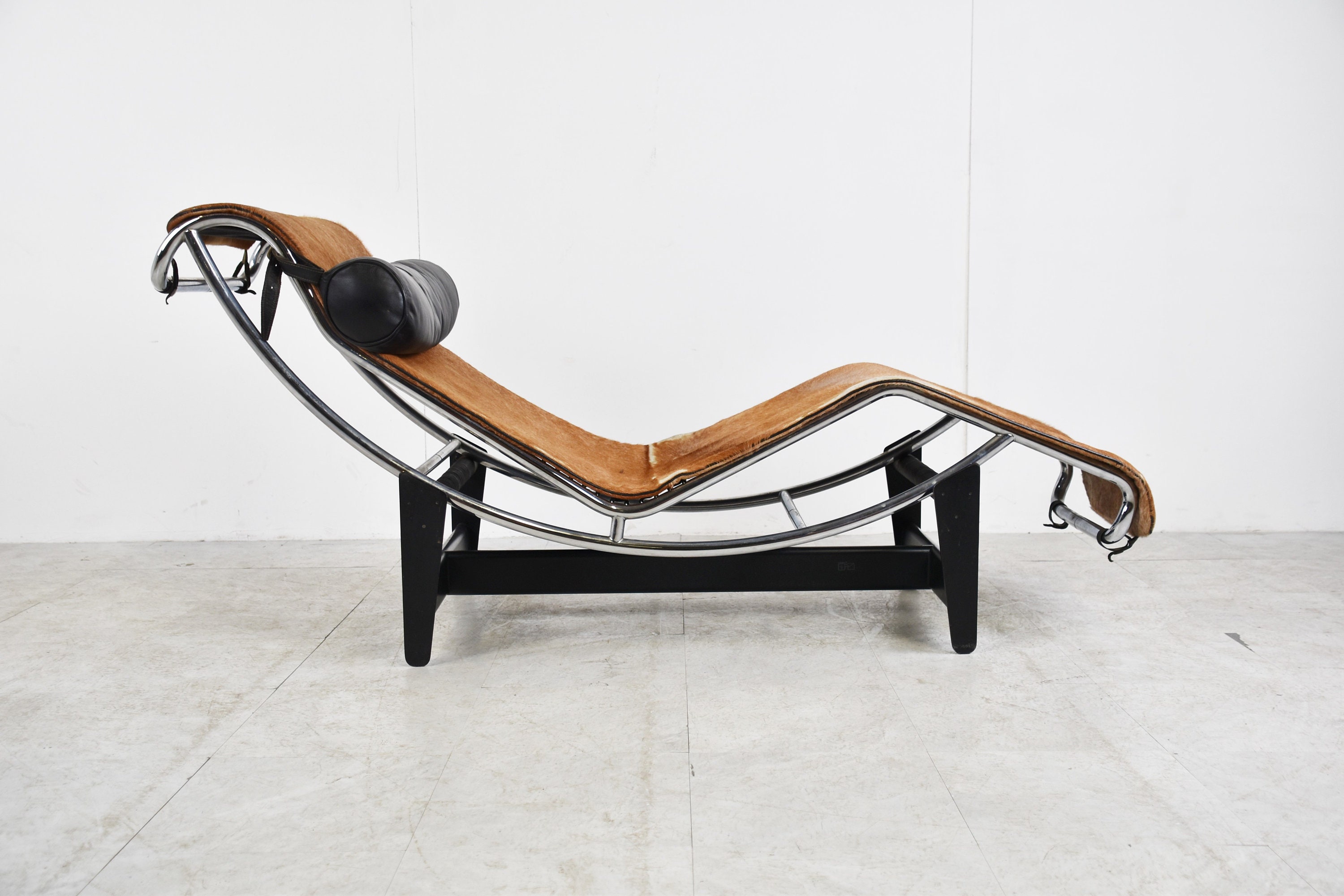 LC4 Chaise Lounge, Le Corbusier, Replica 100% Made in Italy