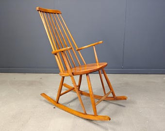 1960年代、Varjosen Puunjalostus ブナ材ロッキングチェア 