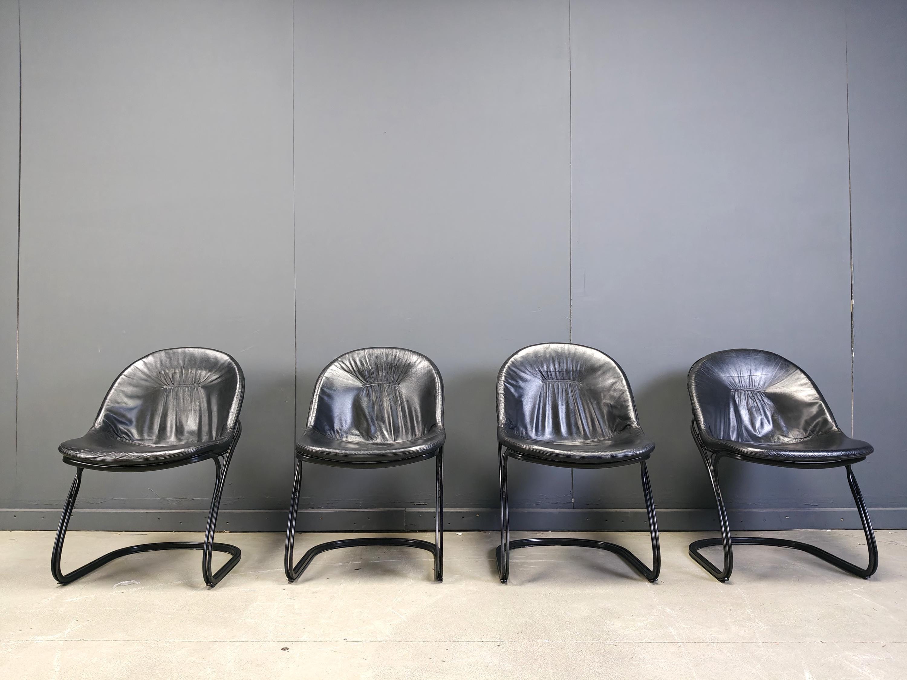 古いワイヤーチェア モダニカ ｜ ワイヤーチェア | モダニカ日本総代理店