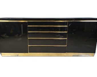 Aparador de latón y laca de Jean Claude Mahey, década de 1970 - credenza estilo Hollywood Regency - credenza vintage - credenza lacada en negro