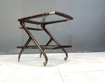 Magnifique et unique chariot de bar à thé des années 1930 en bois de chêne massif. - En vente sur France