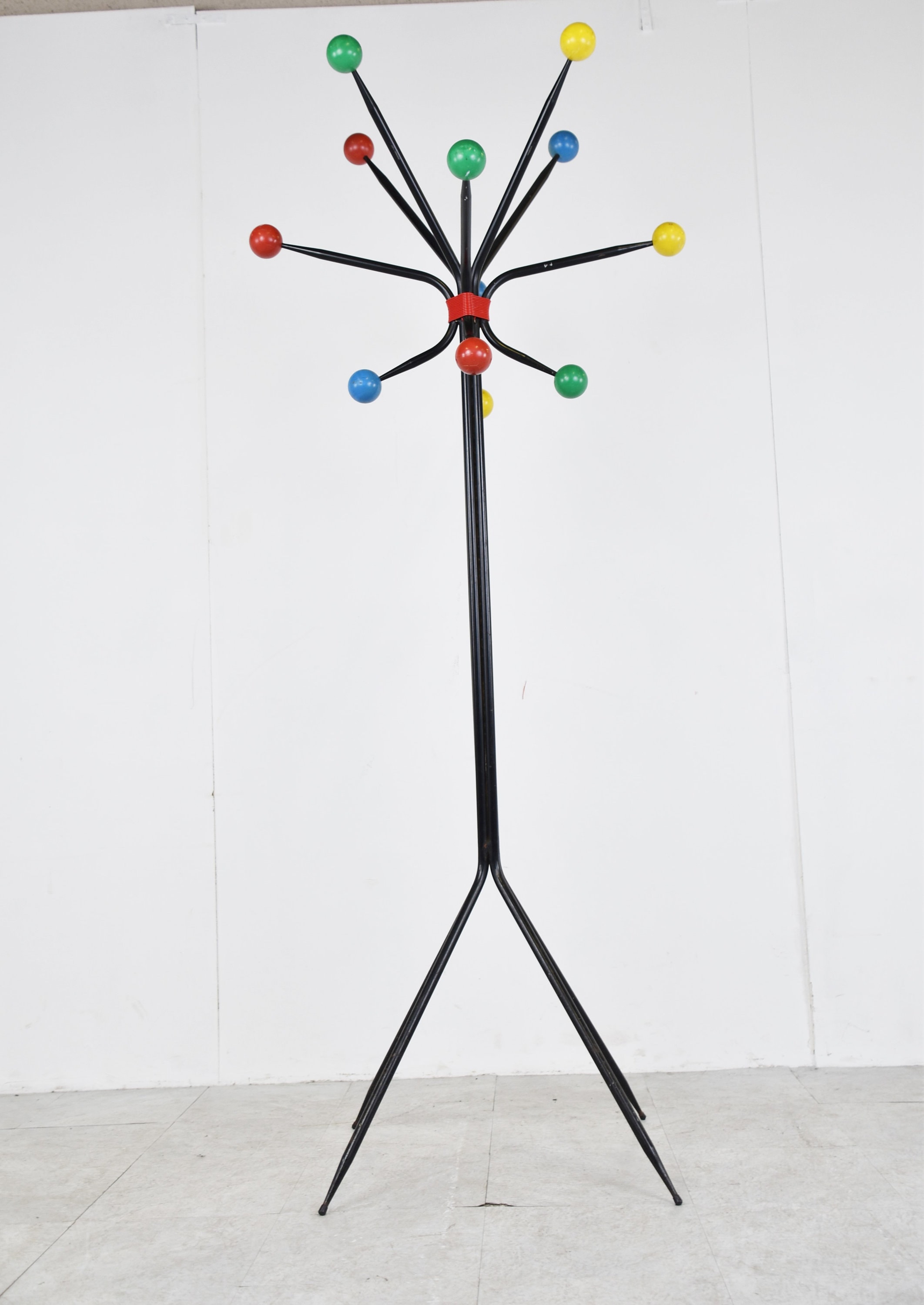Mid Century Atomic Coat Stand, 1950s - Vintage Coloured Ball Mid Century Atomic Coat Stand, 1950s - Vintage Coloured Ball