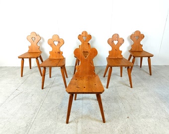 Vintage Zweedse volkskunststoelen, jaren 60 - vintage Zweedse stoelen - vintage Scandinavische stoelen - vintage rustieke stoelen - houten stoelen