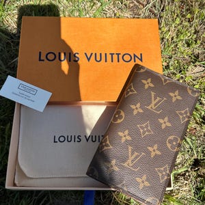 NUOVA copertina per agenda tascabile Louis Vuitton con monogramma del 2020, stampata a caldo con codice data e copia stampata della ricevuta online