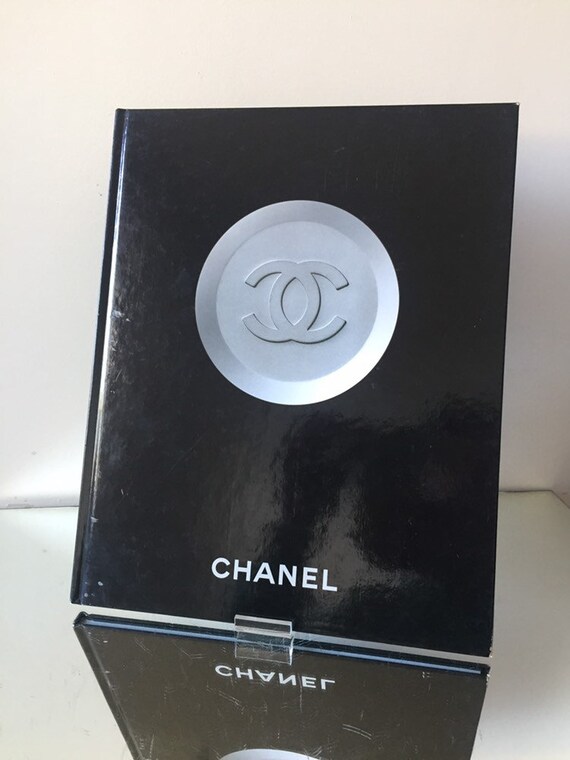 Buy CHANEL Hardcover Catalog A-W 1998-1999 Online in India - Etsy Buy CHANEL Hardcover Catalog A-W 1998-1999 Online in India - Etsy