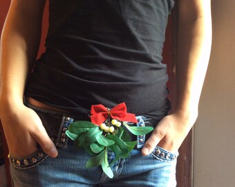 Mistletoe belt buckle deals