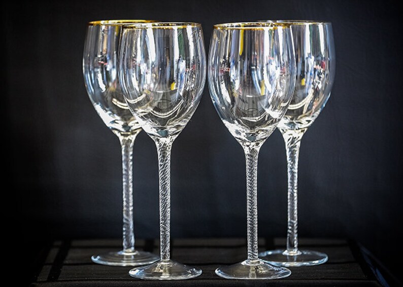 10 Contemporary Wine Glasses With Twisted Stems Set Of 4