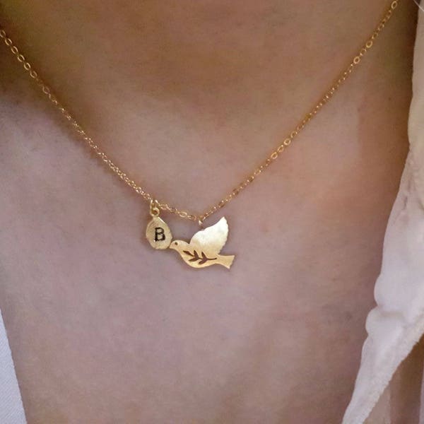 Gold Delicate Petite Bird Necklace,dove necklaces,initial leaf necklace,Animal,unique Necklace ,Bridesmaid Gift, valued gift