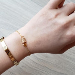 Gold Delicate Key bracelet,lock bracelet,secure bracelet,lover bracelet,initial leaf bracelet,Layering necklace, Bridesmaid Gift image 3