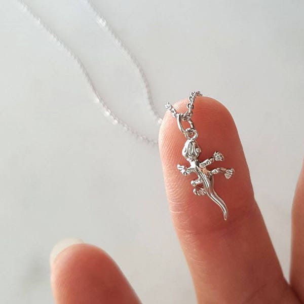 Delicate Petite lizard Necklaces, lizard necklaces,Gecko Necklace,Layering necklace, Tiny Necklace ,Bridesmaid Gift, valued gift