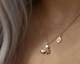 Rose Gold Bee Jewelry,Personalized Bee Necklace,Honeybee Necklace,Bumble Bee Necklace,Petite Honey bee necklace,Bridesmaid Gift, valued gift