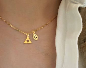 Zierliche Triforce Halskette, Triforce Halskette, Layering Halskette, winzige Halskette, Brautjungfer Geschenk, geschätztes Geschenk