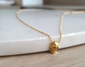 Collier Micro Tiny Gold Skull, colliers minimalistes, colliers tête de mort, collier tête de mort, cadeaux de demoiselle d'honneur, cadeau d'anniversaire, meilleur cadeau d'ami