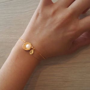 Delicate Gold Shell Bracelets,Delicate Pearl Bracelet,Thin Gold Chain, Layering Bracelet ,Bridesmaid Gift