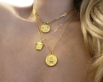 solid gold medusa pendant