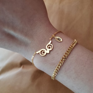 Pulseira delicada de coruja em ouro 18k, pulseira de corrente delicada, pulseira de animal, pulseira de pássaro, presente de dama de honra, pulseira inicial, pulseira de camadas