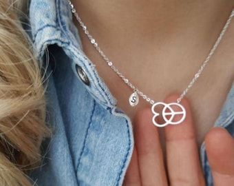 Delicate Petite Peace Sign necklace,Peace and love necklaces,Layering necklace, Tiny Necklace ,Bridesmaid Gift, valued gift