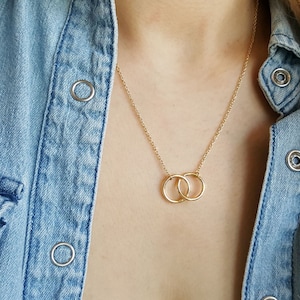 Collier double bague en or, collier Karma, collier double cercle, collier arc, cadeau de demoiselle d'honneur, cadeau d'anniversaire, cadeau de Noël
