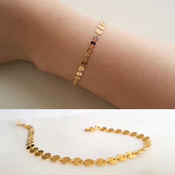 Pulsera de disco, pulsera mínima, pulsera de tatuaje de disco, pulsera de moneda, pulsera de fecha de boda, regalo de dama de honor, regalo de cumpleaños