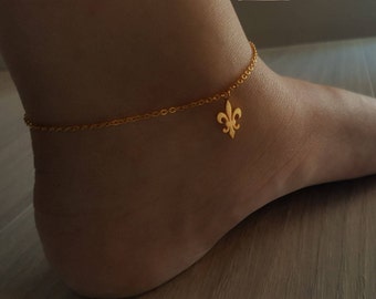 Delicate Petite Fleur de lis Anklet,delicate Fleur de lis Anklets,Unique anklet,lily Anklet,Bridesmaid Gift,valued gift,Christmas gifts
