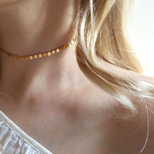 Disc Choker, Münze Choker, Disc Tattoo Choker, minimalistische Halskette, Disc Choker, Brautjungfer Geschenk, Tattoo Choker