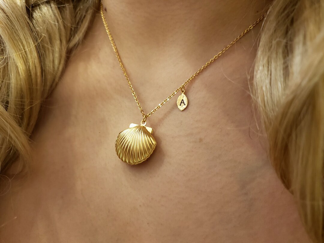 18k Gold Shell Locket Necklace,locket Charm,shell Necklace,memory ...