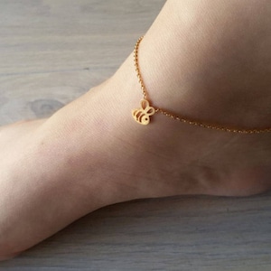 Dainty bee Anklet, delicate bumble bee Anklet,Unique Anklet, Bridesmaid Gift,valued gift,Christmas gifts,good present