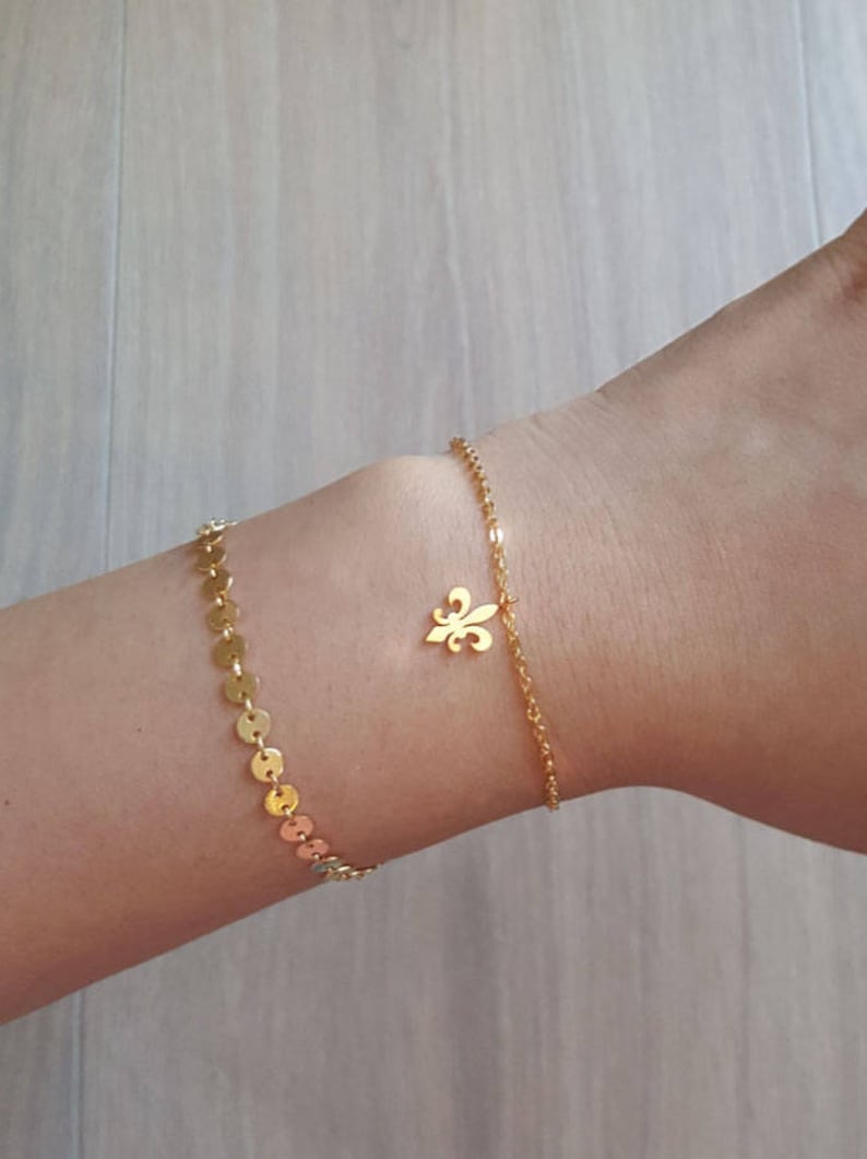 Bridesmaid Gift Delicate Petite Fleur de lis Bracelets,Delicate Fleur de lis Bracelet,flower bracelet,Lily bracelet,Layering Bracelet