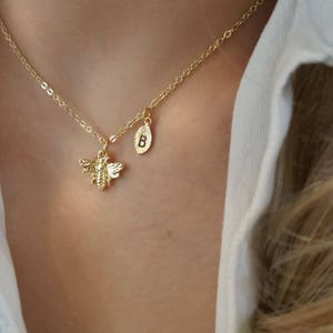 18k gold Honey bee necklace bumble bee necklaces Bridesmaid Gift mothers day Personalized Jewelry Best Friend Christmas birthday minimalist