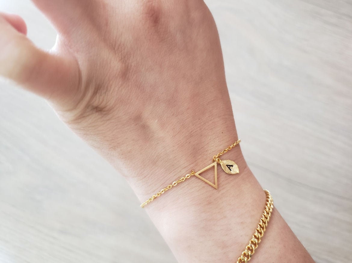 Amazon.com: Triangle bracelet, women bracelet with silver Triangle charm,  chain bracelet, minimalist geometric jewelry, birthday gift, chain bracelet  : Handmade Products