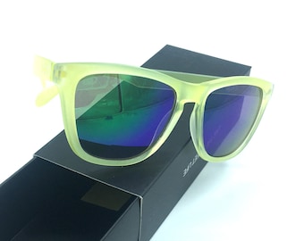 Nectar Polarized UV-Protected Scratch-Resistant Unisex Sunglasses – Travel & Everyday Wear