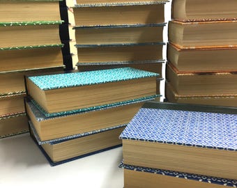 Conjunto de libros vintage de tapa dura para decorar estanterías, manualidades y exhibiciones decorativas.