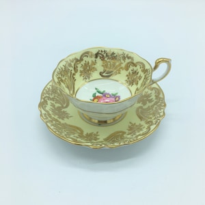 Elegant Vintage Royal Chelsea Tea Cup & Saucer Set: Collectible English Bone China with Gold Gilt Accents