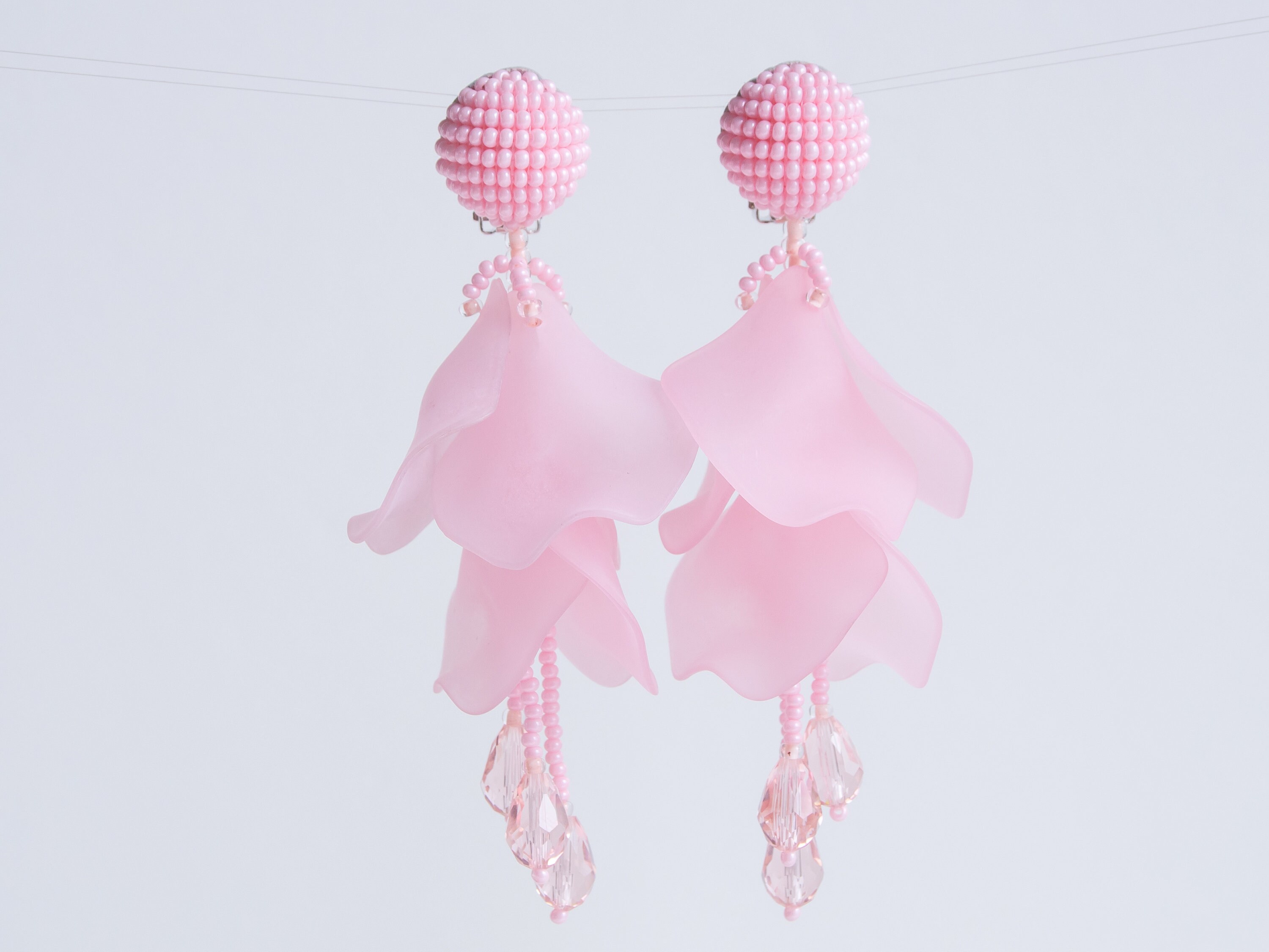 Boucles D'oreilles Oscar De La Renta - Fleur émaillée Rose, Plaqué Or, Neuves Sans Boîte