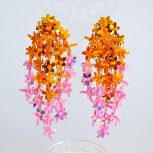 Pendientes de lentejuelas con diseño floral estilo Oscar De La Renta, pendientes colgantes en cascada con cuentas, pendientes vibrantes de color rosa y naranja, pendientes tipo botón, regalo para ella