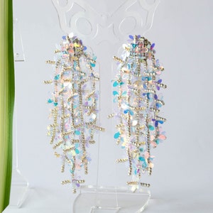 Boucles d'oreilles florales en sequins style Oscar De La Renta, boucles d'oreilles pendantes en cascade avec perles pour femmes, boucles d'oreilles argentées vibrantes, clou d'oreilles, cadeau pour elle