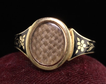 Circa 1915 - Antique 18K Yellow Gold Enamel Hair Mourning Ring